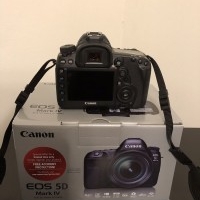 Canon EOS 5D Mark IV Digital SLR Camera